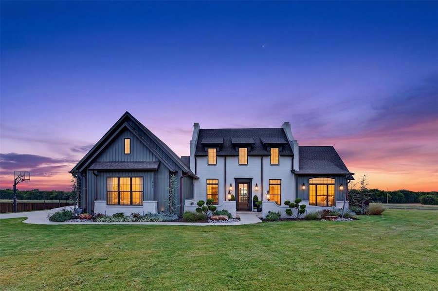 Property photo for 210 Low Bird Lane, Waxahachie, TX
