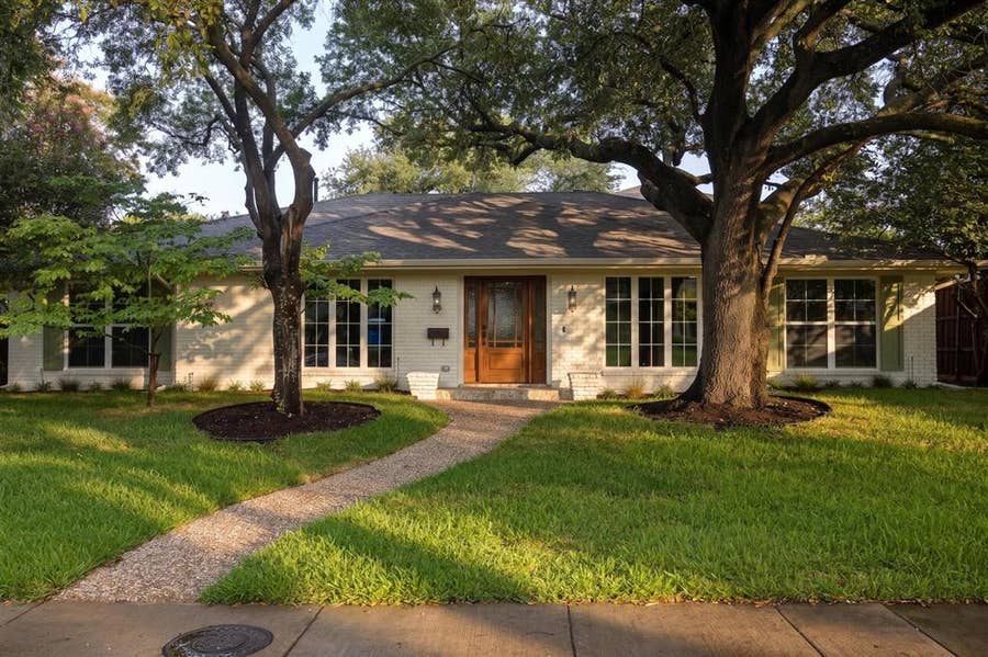 Property photo for 6214 Glennox Lane, Dallas, TX