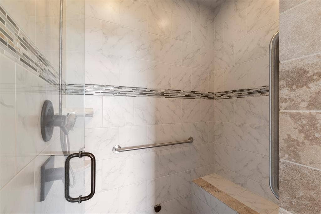4830 Bridle View Court, Athens, TX 75752 Primary walk in shower