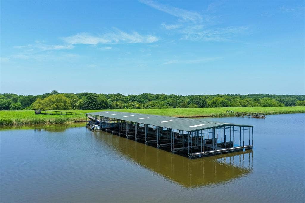 4830 Bridle View Court, Athens, TX 75752 Boat slips to be leased ot purchased