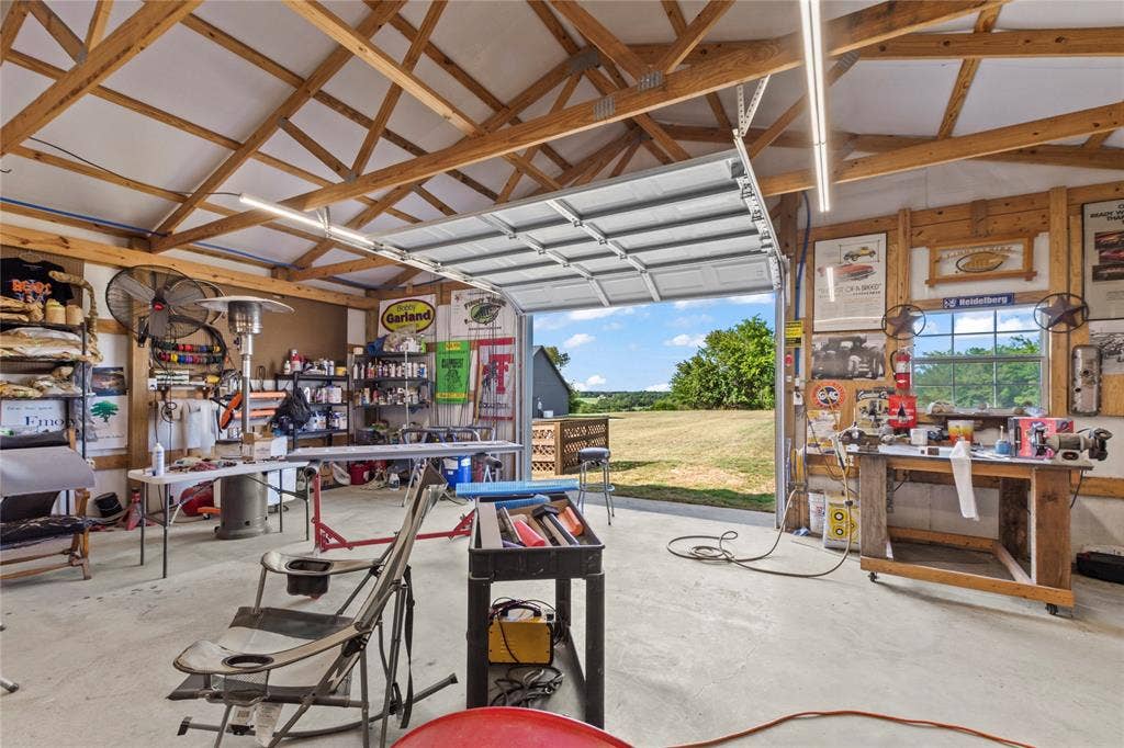 4830 Bridle View Court, Athens, TX 75752 Large shop with 2 overhead doors