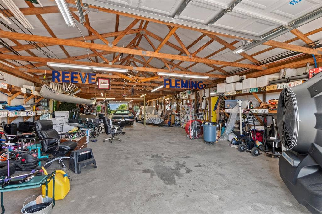 4830 Bridle View Court, Athens, TX 75752 Large shop with 2 overhead doors