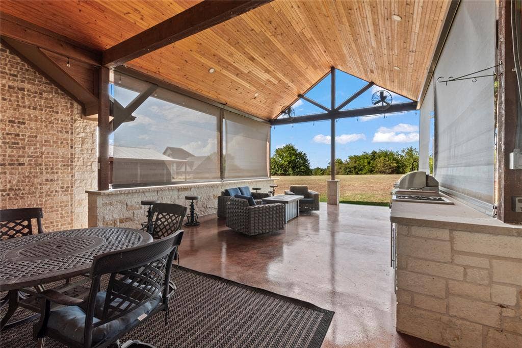 4830 Bridle View Court, Athens, TX 75752 Covered back patio