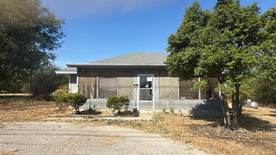 Property photo for 701 N Newark Street, Decatur, TX