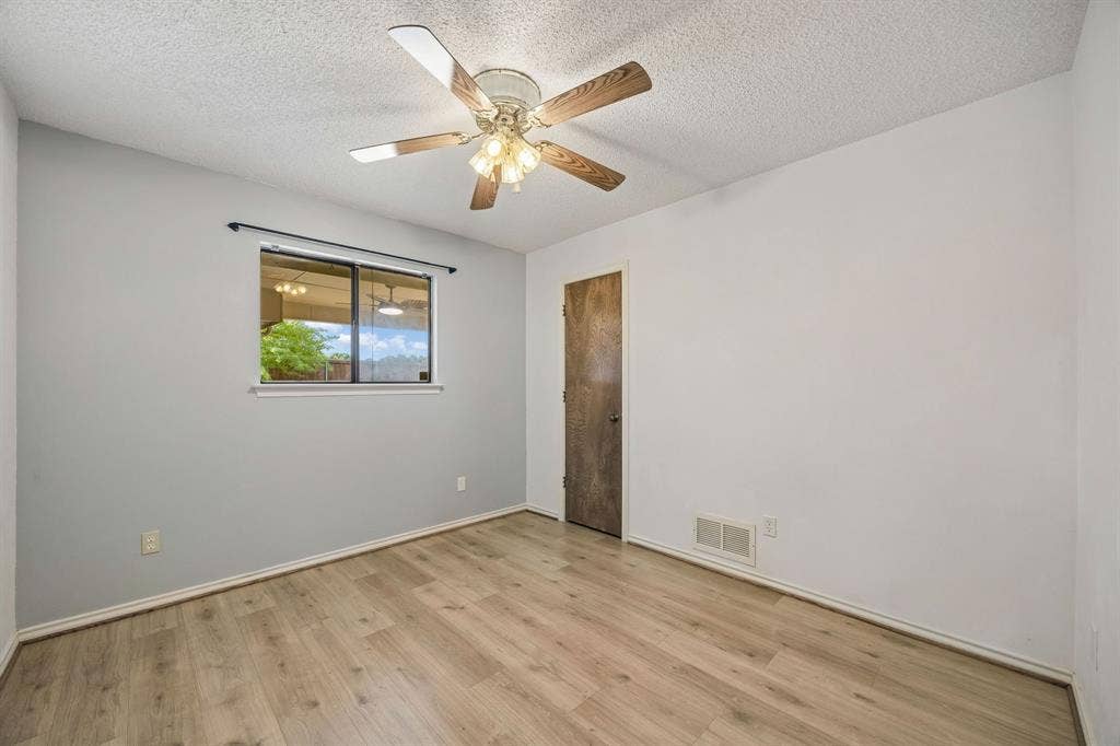 10123 Candlebrook Drive, Dallas, TX 75243 10123 Candlebrook Drive, Dallas, TX 75243