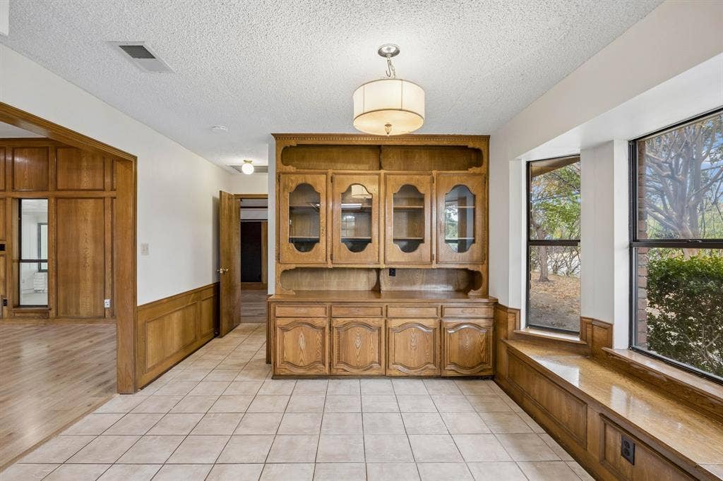 10123 Candlebrook Drive, Dallas, TX 75243 10123 Candlebrook Drive, Dallas, TX 75243