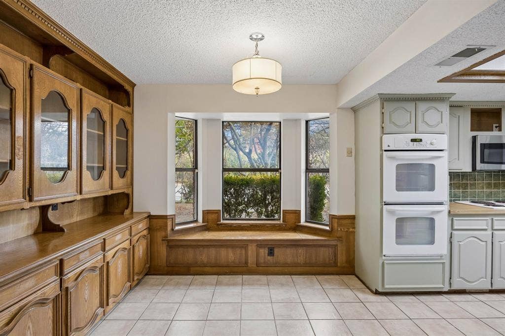 10123 Candlebrook Drive, Dallas, TX 75243 10123 Candlebrook Drive, Dallas, TX 75243