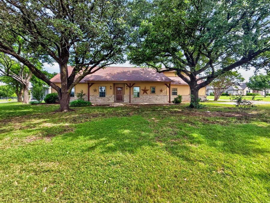 Property photo for 1255 Vineyard Road, Gunter, TX