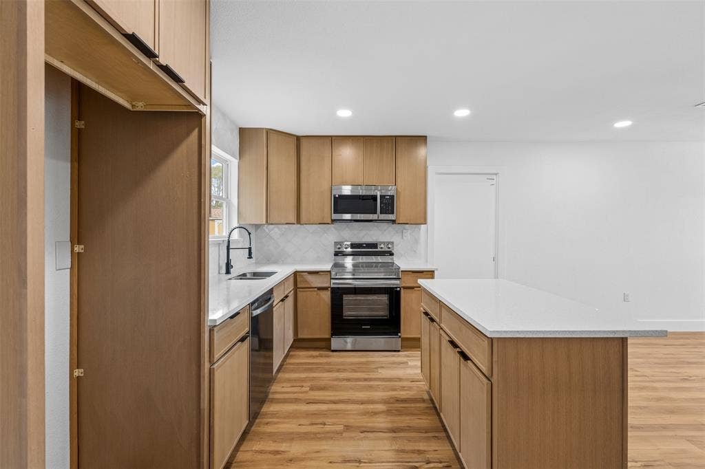 565 alcorn Avenue, Dallas, TX 75217 565 alcorn Avenue, Dallas, TX 75217
