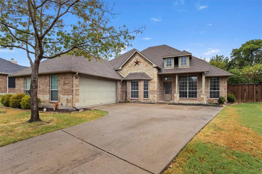 Property photo for 205 High Meadow Court, Royse City, TX