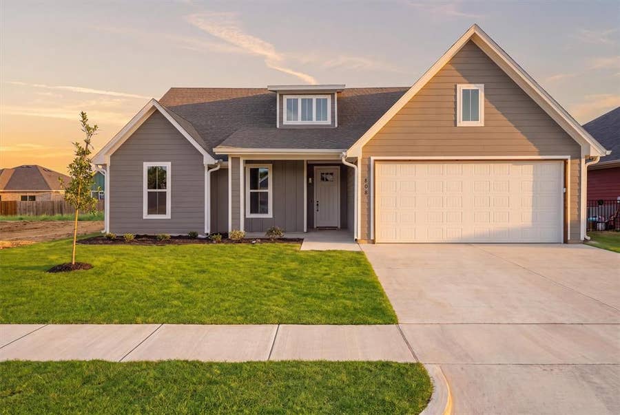 Property photo for 808 Lavender Court, Tolar, TX