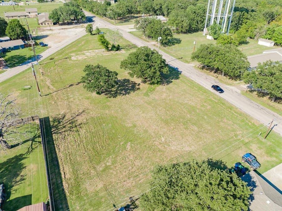 Property photo for 407 Legendary Lane, Gun Barrel City, TX