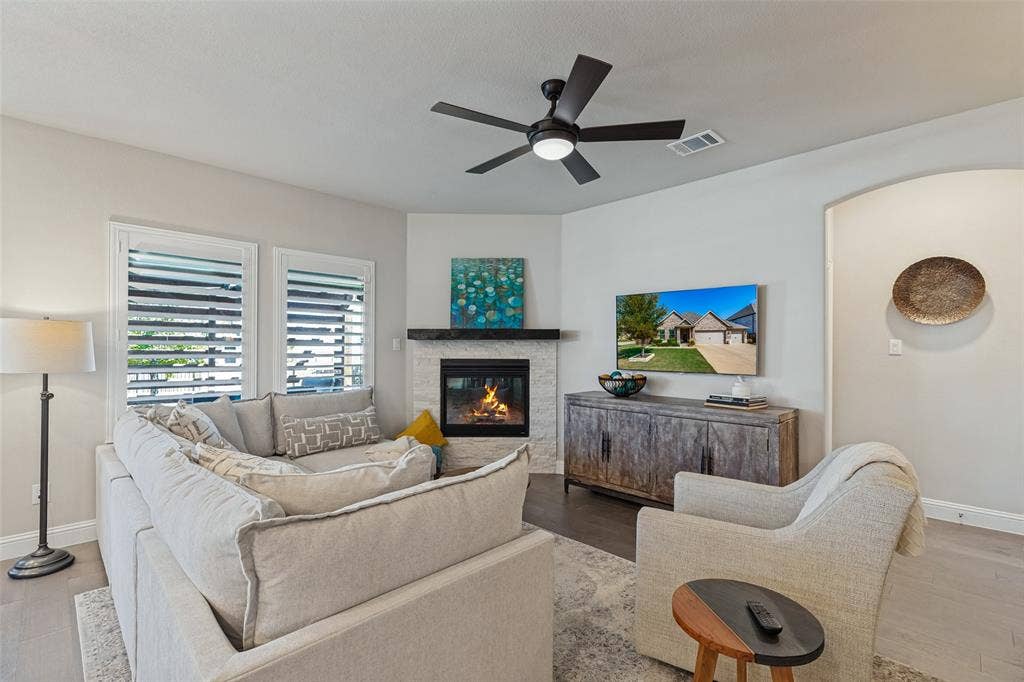 3216 Mountwell Drive, McKinney, TX 75071 3216 Mountwell Drive, McKinney, TX 75071