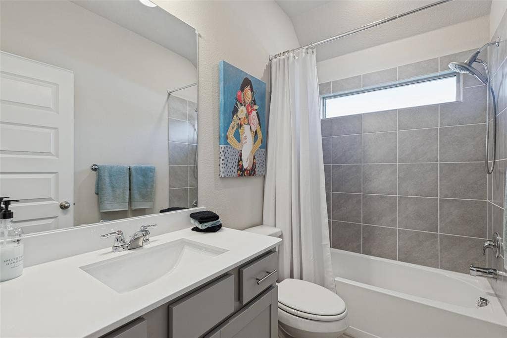3216 Mountwell Drive, McKinney, TX 75071 3216 Mountwell Drive, McKinney, TX 75071