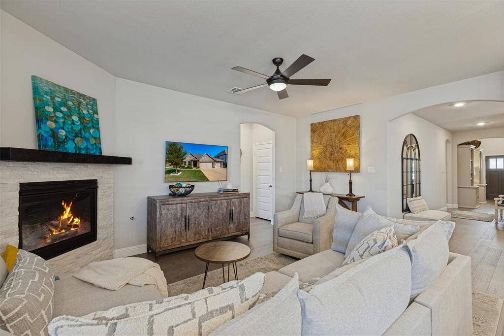 3216 Mountwell Drive, McKinney, TX 75071 3216 Mountwell Drive, McKinney, TX 75071