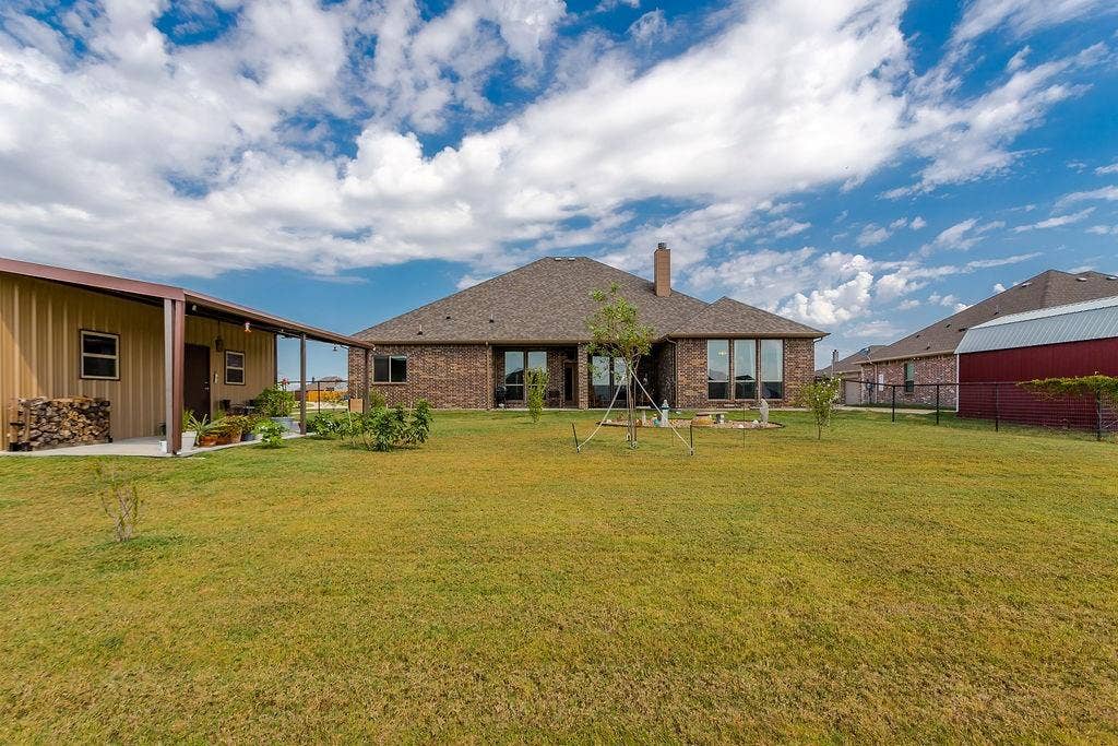2069 Meadowbrook Lane, Josephine, TX 75173