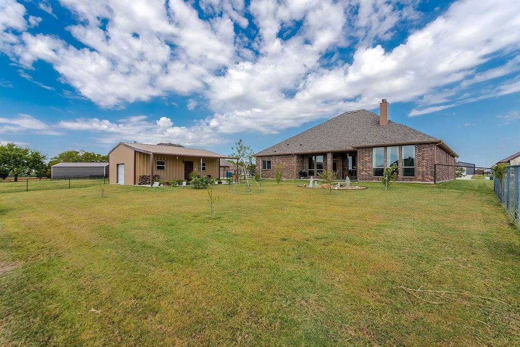 2069 Meadowbrook Lane, Josephine, TX 75173