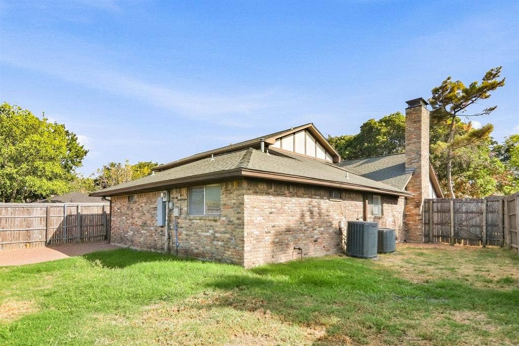 2865 Meadowbrook Drive, Plano, TX 75075 2865 Meadowbrook Drive, Plano, TX 75075