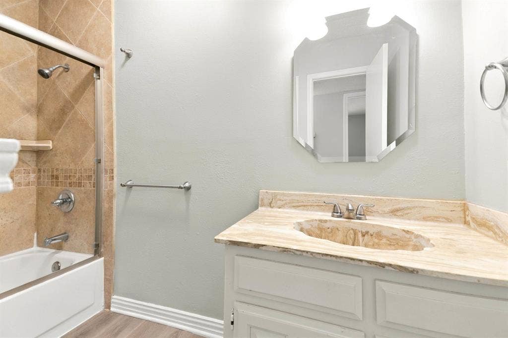 2865 Meadowbrook Drive, Plano, TX 75075 2865 Meadowbrook Drive, Plano, TX 75075
