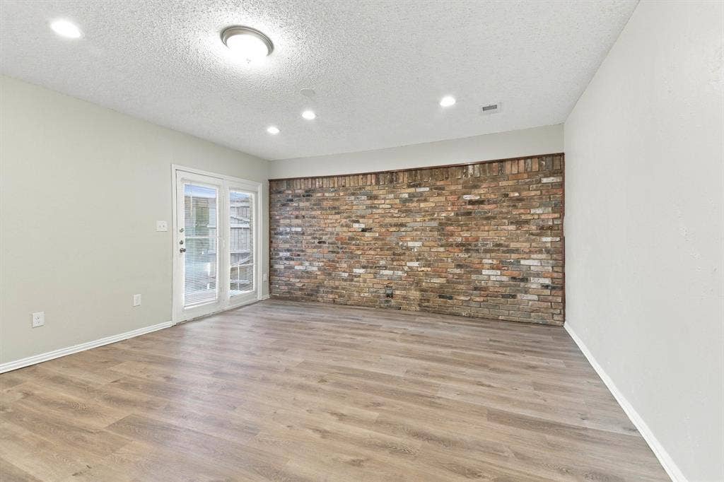 2865 Meadowbrook Drive, Plano, TX 75075 2865 Meadowbrook Drive, Plano, TX 75075