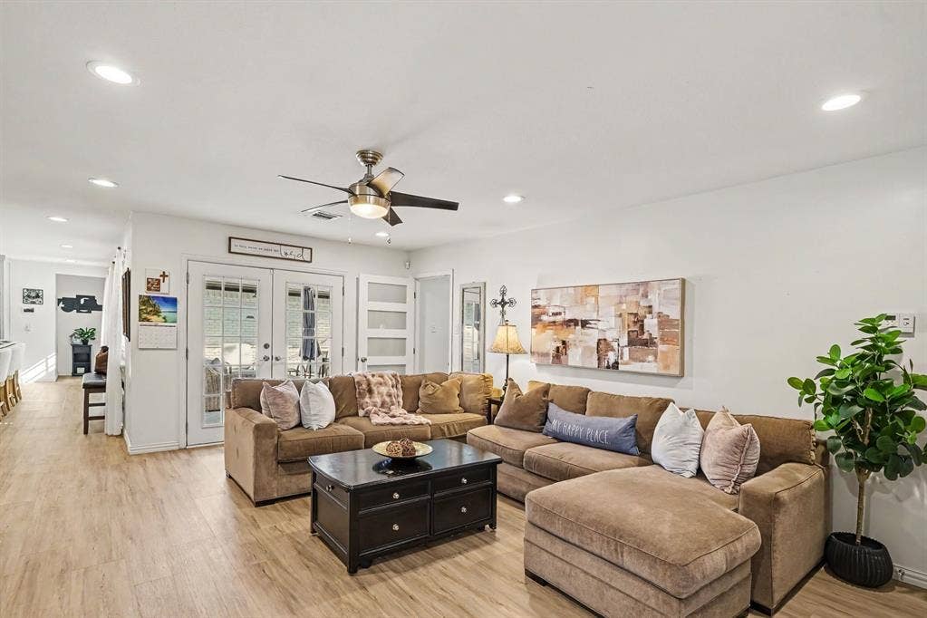 1405 N Buckner Boulevard, Dallas, TX 75218 1405 N Buckner Boulevard, Dallas, TX 75218