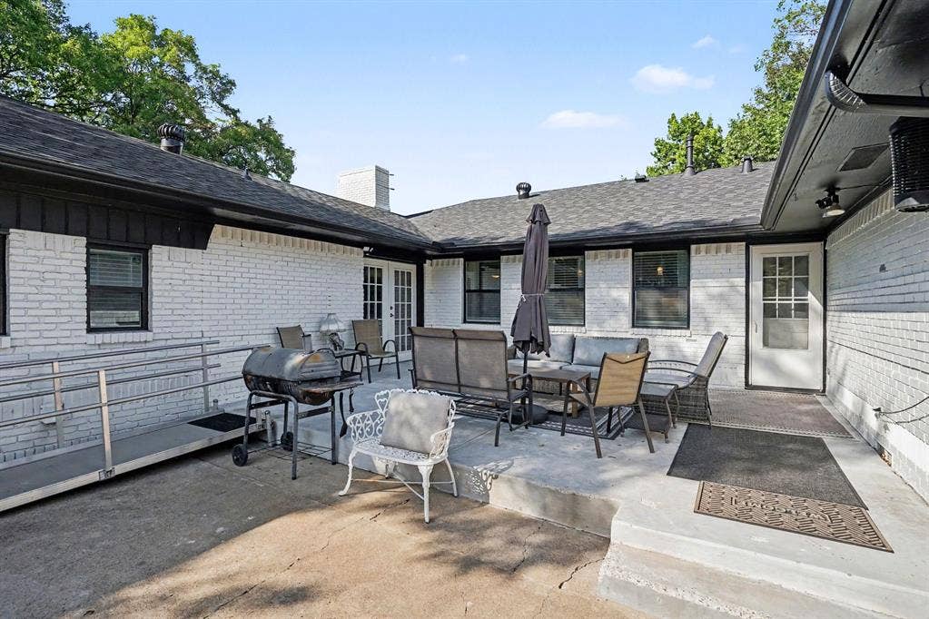 1405 N Buckner Boulevard, Dallas, TX 75218 1405 N Buckner Boulevard, Dallas, TX 75218