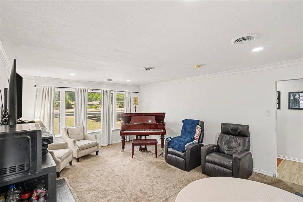 1405 N Buckner Boulevard, Dallas, TX 75218 1405 N Buckner Boulevard, Dallas, TX 75218