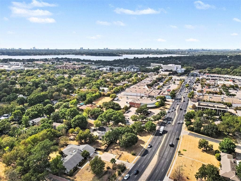 1405 N Buckner Boulevard, Dallas, TX 75218 1405 N Buckner Boulevard, Dallas, TX 75218