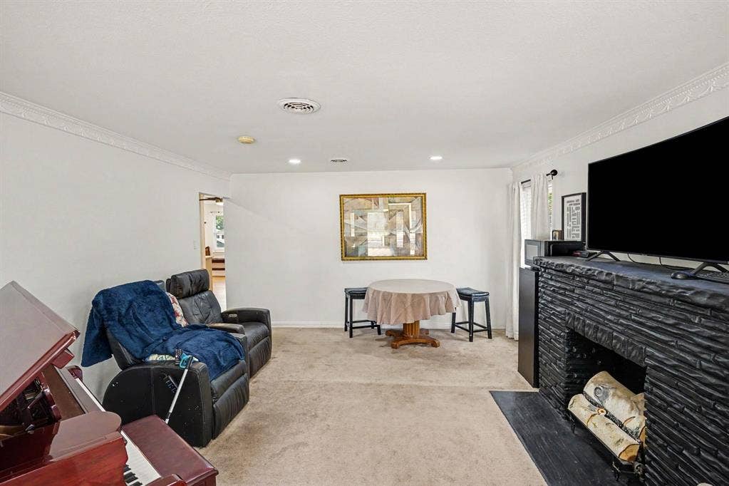 1405 N Buckner Boulevard, Dallas, TX 75218 1405 N Buckner Boulevard, Dallas, TX 75218
