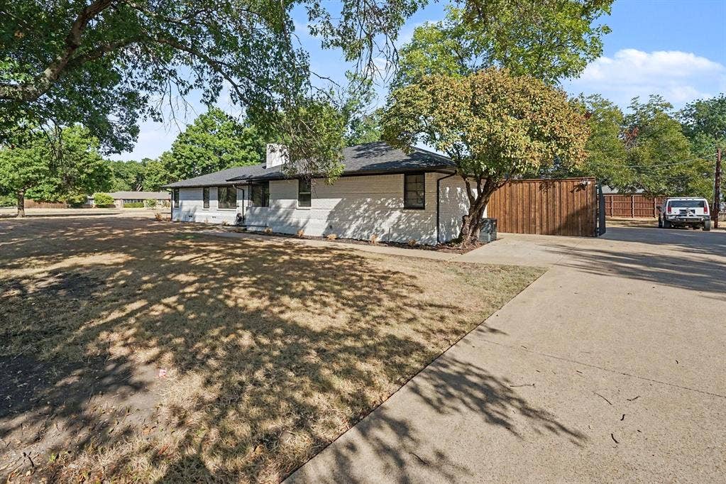 1405 N Buckner Boulevard, Dallas, TX 75218 1405 N Buckner Boulevard, Dallas, TX 75218