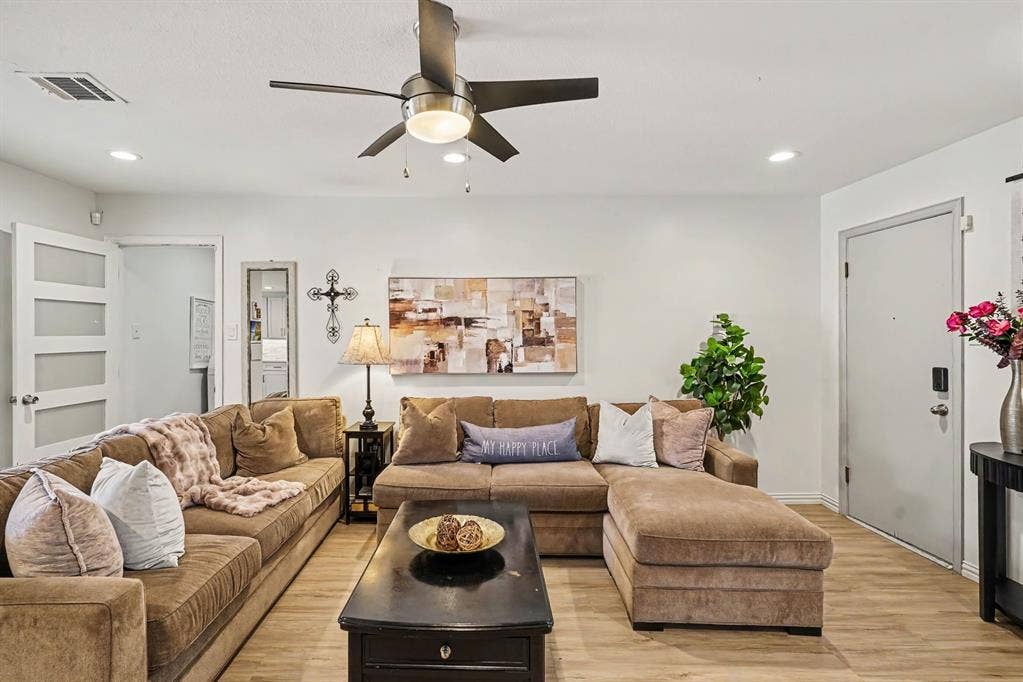 1405 N Buckner Boulevard, Dallas, TX 75218 1405 N Buckner Boulevard, Dallas, TX 75218