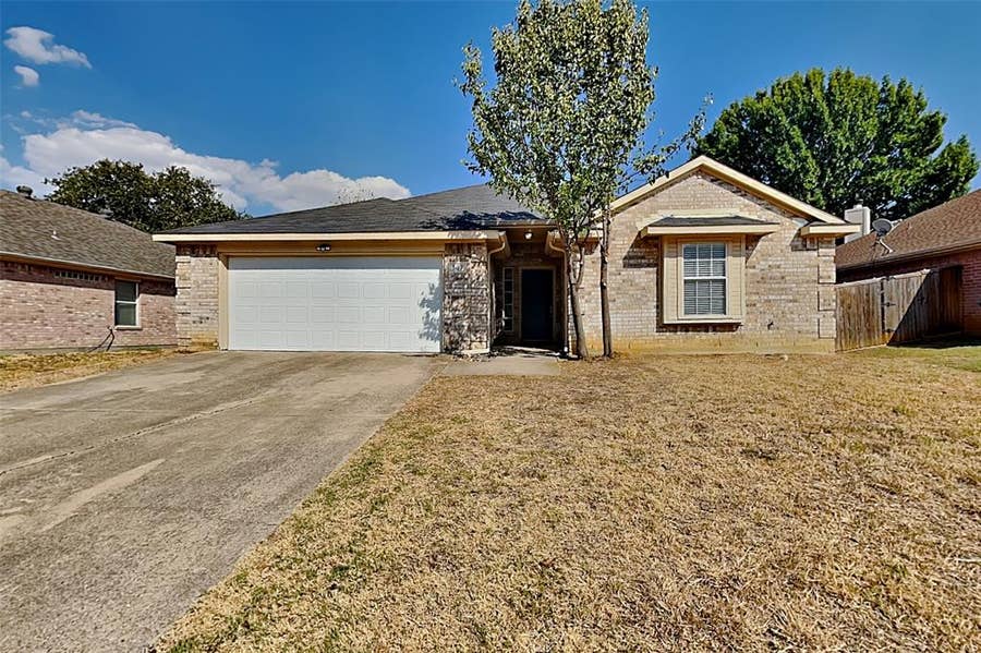 Property photo for 507 Nita Lane, Euless, TX