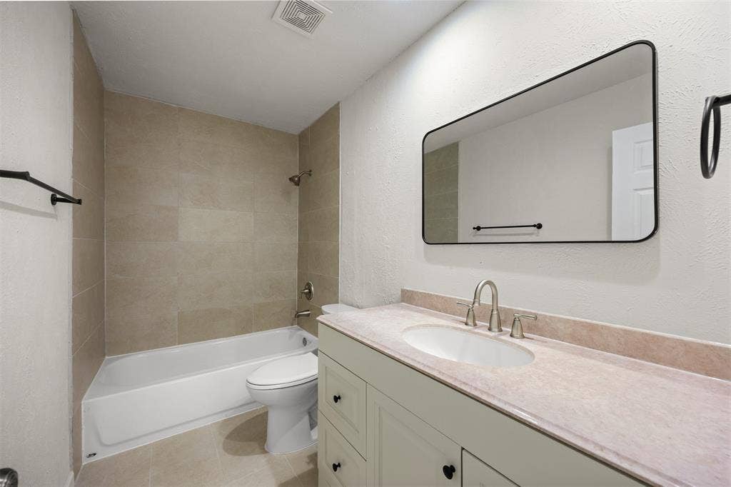 6513 Santa Fe Trail, Plano, TX 75023 6513 Santa Fe Trail, Plano, TX 75023