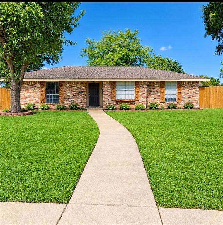 Property photo for 709 Oakbluff Drive, Lancaster, TX