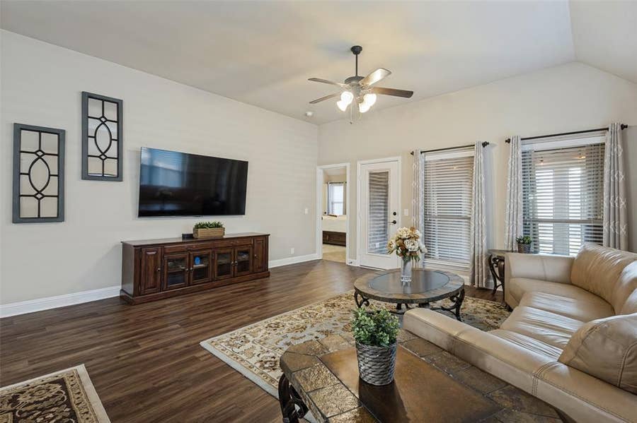Property photo for 1976 Mercer Lane, Princeton, TX