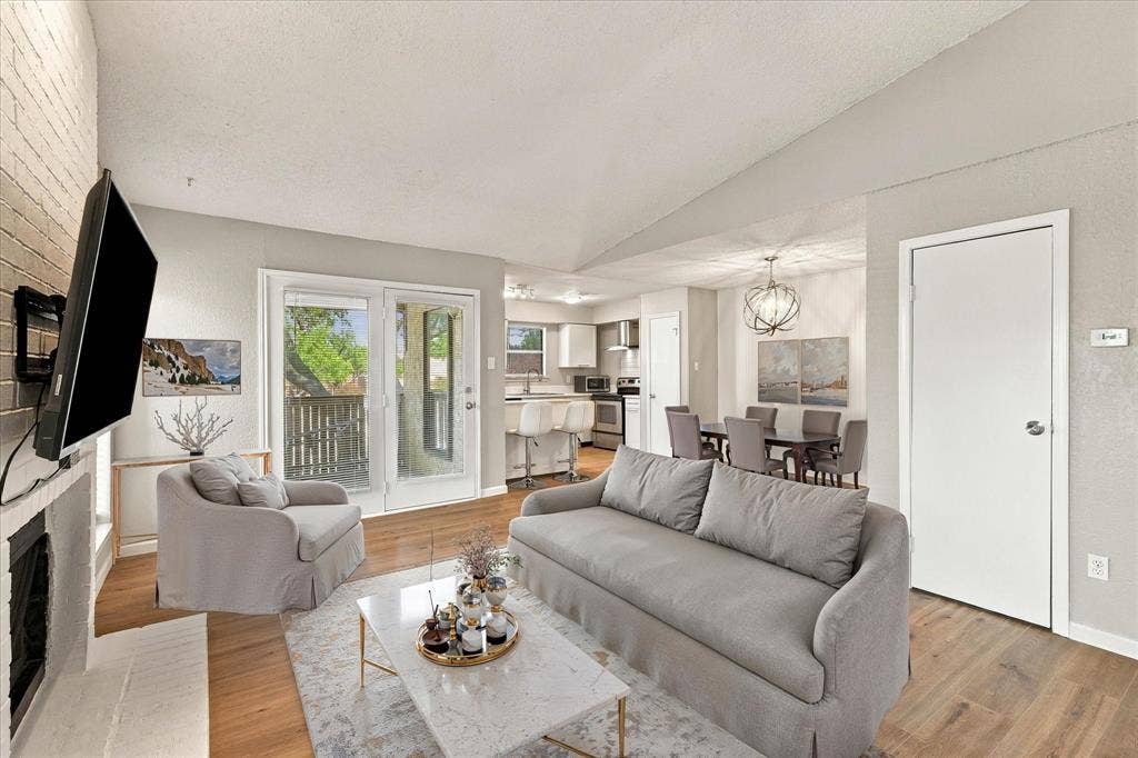 1901 Cloisters Drive, #920, Arlington, TX 76011 Virtually staged