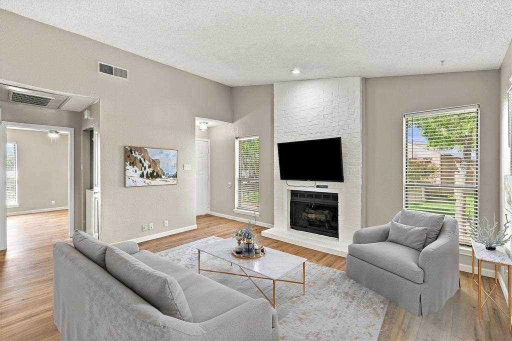 1901 Cloisters Drive, #920, Arlington, TX 76011 Virtually staged