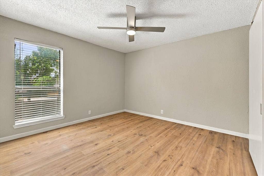 1901 Cloisters Drive, #920, Arlington, TX 76011 Primary bedroom
