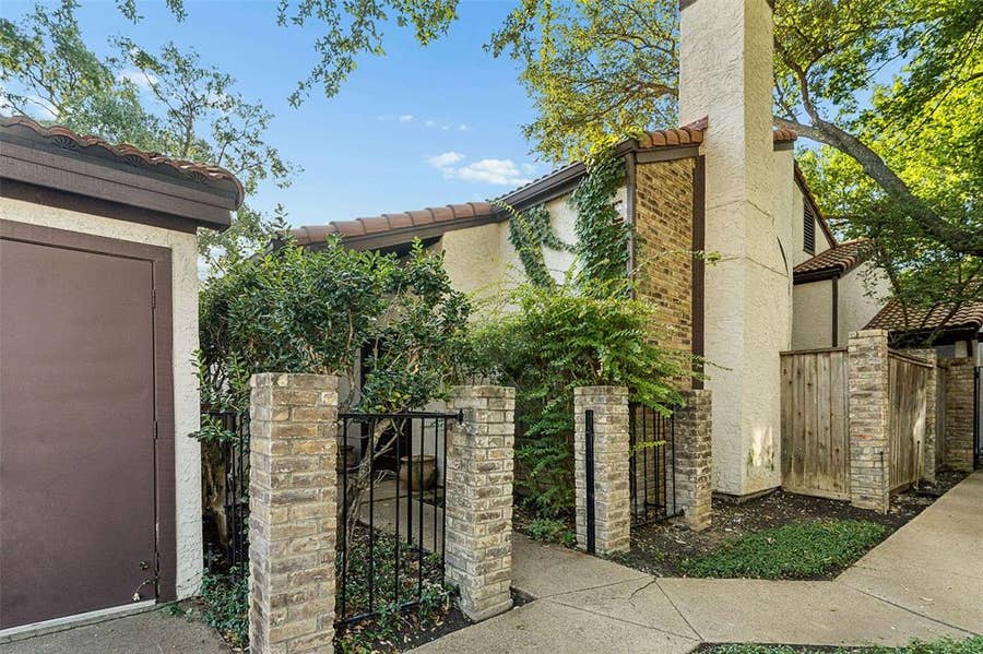 Property photo for 18040 Midway Road, #105, Dallas, TX