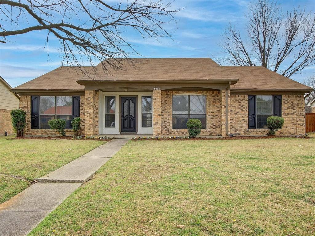 1328 Colmar Drive, Plano, TX 75023 1328 Colmar Drive, Plano, TX 75023
