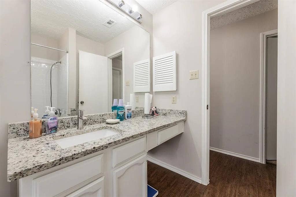 1328 Colmar Drive, Plano, TX 75023 1328 Colmar Drive, Plano, TX 75023