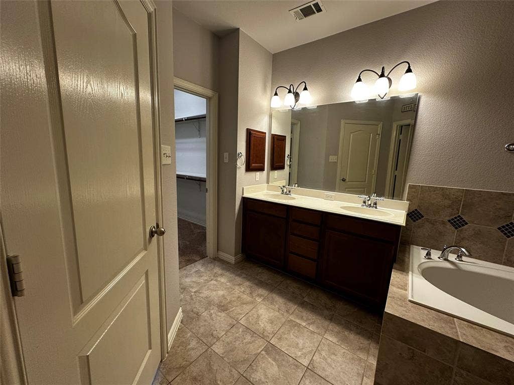 3821 Marcillia Circle, Irving, TX 75038 3821 Marcillia Circle, Irving, TX 75038