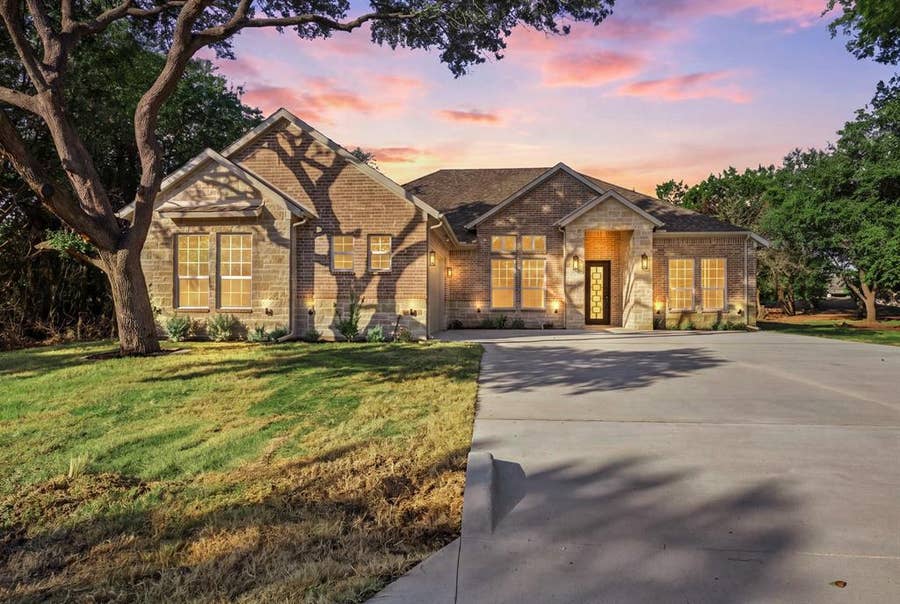 Property photo for 24006 Oak Shadow Drive, Whitney, TX