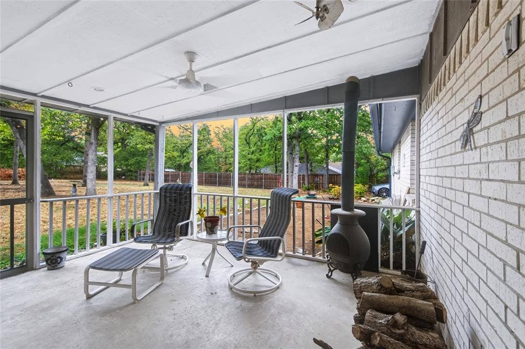104 Trailwood Court, Burleson, TX 76028 104 Trailwood Court, Burleson, TX 76028