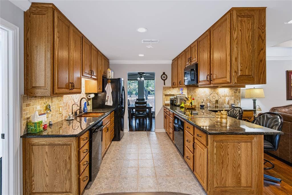 104 Trailwood Court, Burleson, TX 76028 104 Trailwood Court, Burleson, TX 76028
