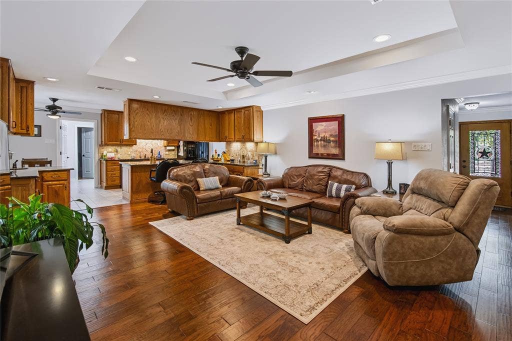 104 Trailwood Court, Burleson, TX 76028 104 Trailwood Court, Burleson, TX 76028