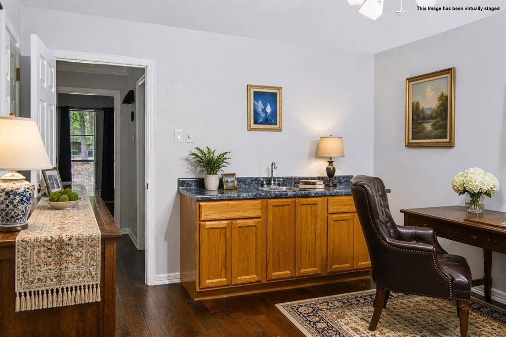 104 Trailwood Court, Burleson, TX 76028 Bedroom 3 kitchenette.