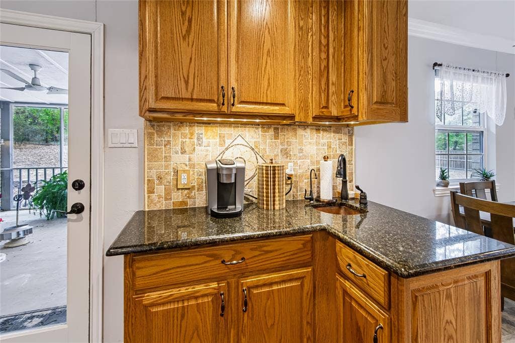 104 Trailwood Court, Burleson, TX 76028 104 Trailwood Court, Burleson, TX 76028