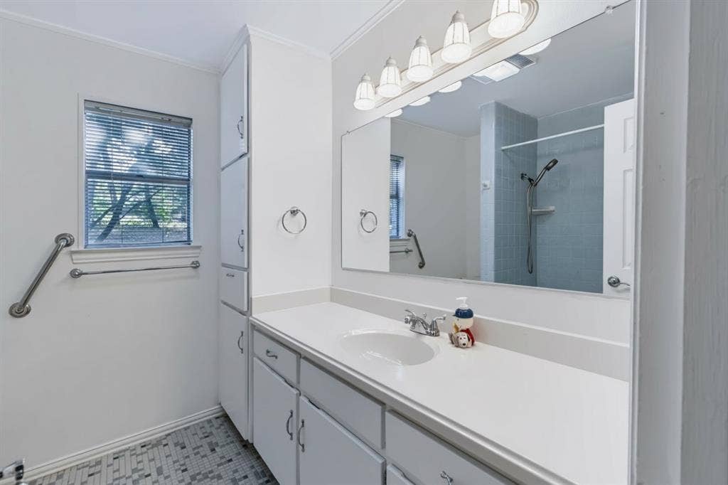 104 Trailwood Court, Burleson, TX 76028 104 Trailwood Court, Burleson, TX 76028