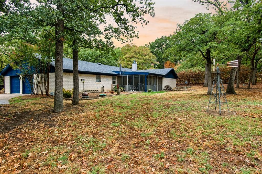 104 Trailwood Court, Burleson, TX 76028 104 Trailwood Court, Burleson, TX 76028